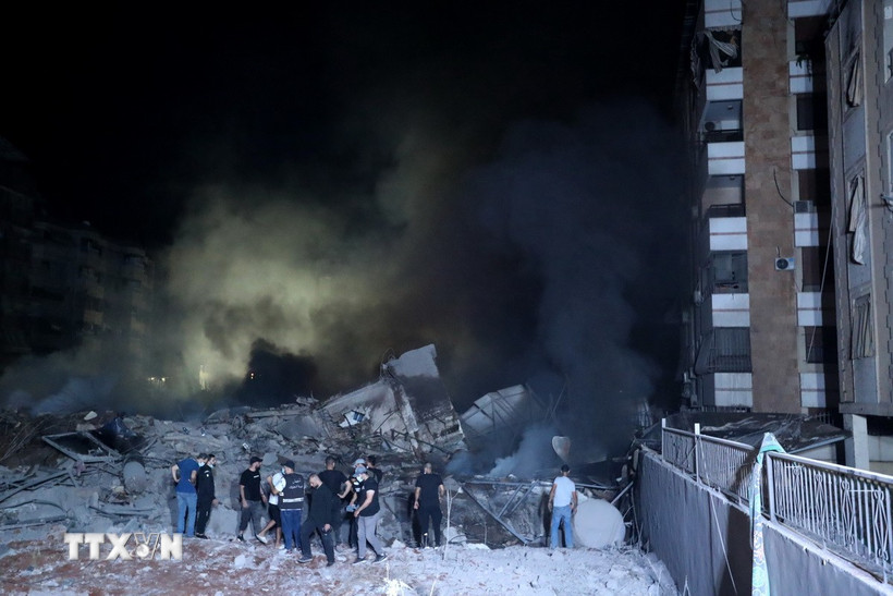 Cảnh đổ nát sau vụ không kích của Israel vào trụ sở chính của Hezbollah tại Beirut, Liban. (Ảnh: THX/TTXVN)