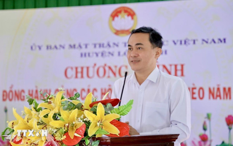 Bí thư Huyện ủy Lộc Ninh Lê Trường Sơn được bầu giữ chức Phó Chủ tịch Ủy ban Nhân dân tỉnh Bình Phước. (Ảnh: Đậu Tất Thành/TTXVN)