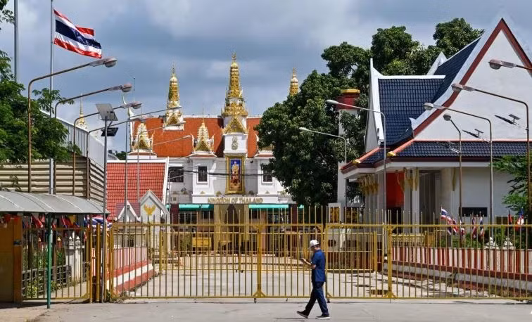 Một trạm kiểm soát biên giới giữa Campuchia và Thái Lan. (Ảnh: AFP)