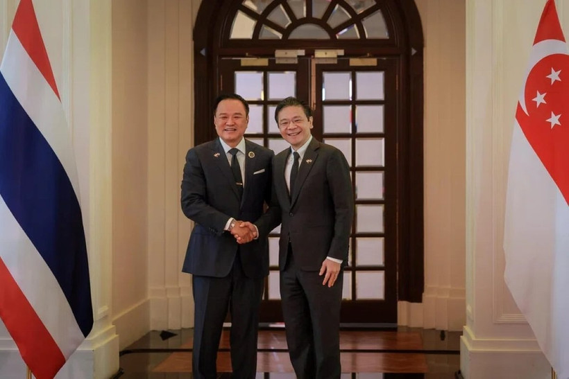 Thủ tướng Singapore Lawrence Wong và Thủ tướng Thái Lan Anutin Charnvirakul trong cuộc họp báo chung ngày 7/11. (Ảnh: Straits Times)