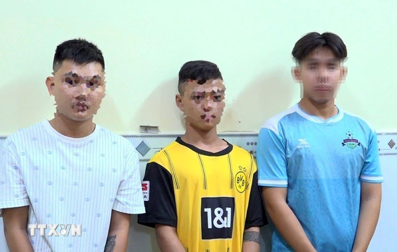 Các đối tượng Tín, Tình và Toàn (từ trái qua). (Ảnh: TTXVN phát)