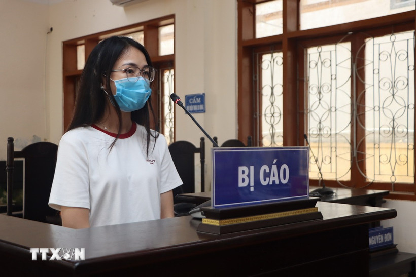 Bị cáo Phạm Thị Thỏa tại phiên tòa. (Ảnh: Hoàng Ngà/TTXVN)