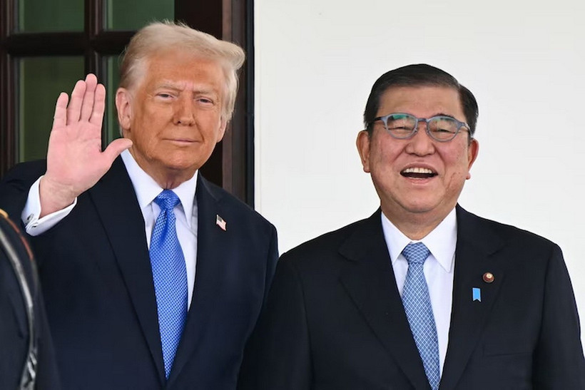 Tổng thống Mỹ Donald Trump và Thủ tướng Nhật Bản Shigeru Ishiba. (Ảnh: AFP/Getty Images)