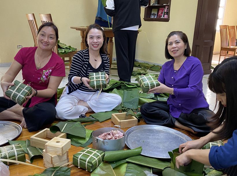 Niềm vui trong những ngày giáp Tết cổ truyền. (Ảnh: Ngọc Duy/TTXVN)