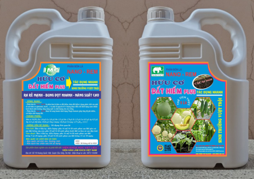 Sản phẩm phân bón lá Nano-REM hữu cơ đất hiếm dạng lỏng. (Ảnh: Viện Hàn lâm Khoa học Công nghệ Việt Nam)