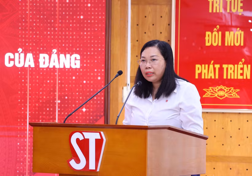Phó Giám đốc - Phó Tổng Biên tập Nhà xuất bản Chính trị Quốc gia Sự thật Phạm Thị Thinh. (Ảnh: Văn Điệp/TTXVN)