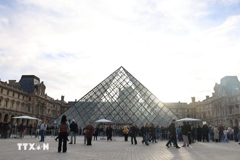 Bảo tàng Louvre ở Paris, Pháp. (Ảnh: THX/TTXVN)