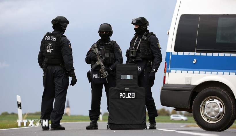 Cảnh sát ĐỨc làm nhiệm vụ. (Ảnh: AFP/TTXVN)