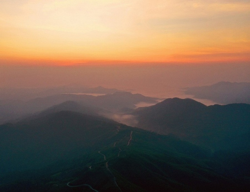 Thảo nguyên Bùi Hui - nàng thơ giữa đại ngàn Quảng Ngãi Vẻ đẹp của thảo nguyên Bui Hui. (Ảnh: Tạp chí Du lịch Thành phố Hồ Chí Minh)