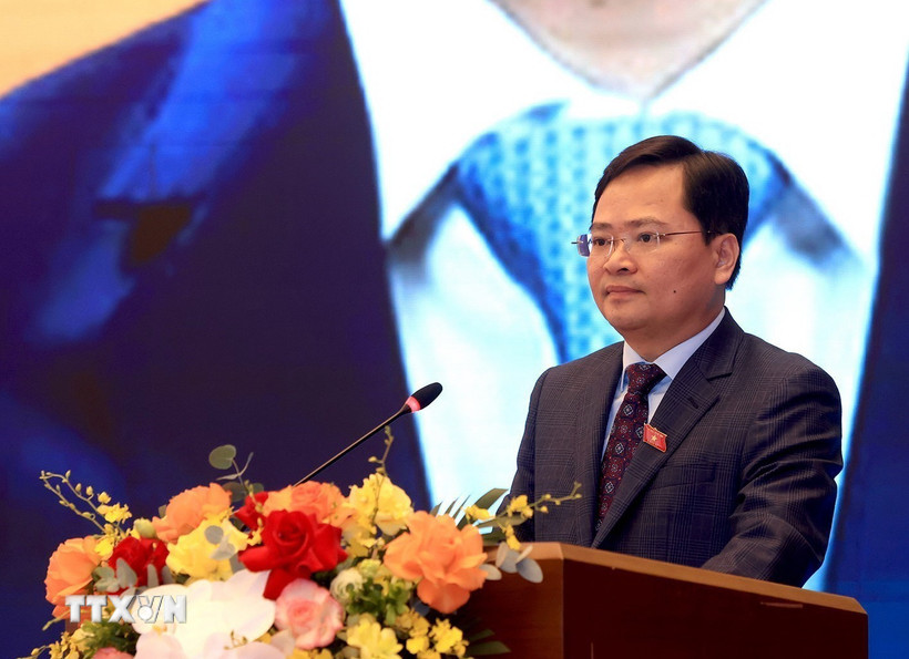 Phó trưởng Ban Chính sách, Chiến lược Trung ương, Chủ tịch Nhóm đại biểu Quốc hội trẻ Việt Nam Nguyễn Anh Tuấn phát biểu. (Ảnh: Tuấn Anh/TTXVN)