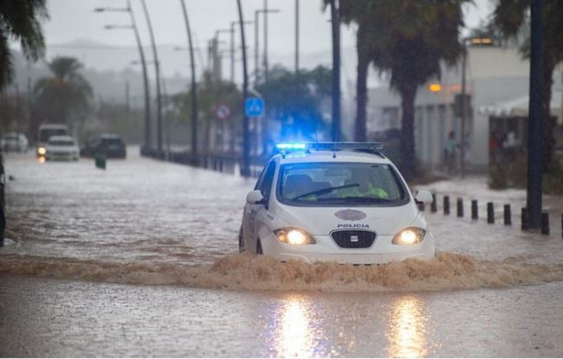 Đường phố Tây Ban Nha ngập úng do mưa lớn. (Ảnh: RTE)