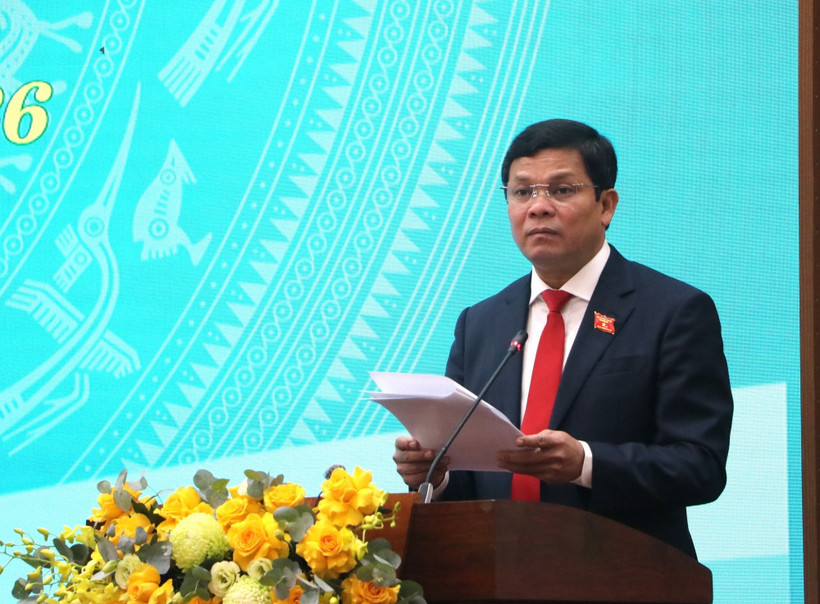 Ông Nguyễn Đức Tuy, Chủ tịch Hội đồng nhân dân tỉnh Quảng Ngãi khóa XIV phát biểu nhận nhiệm vụ tại kỳ họp. (Ảnh: Đinh Hương/TTXVN)