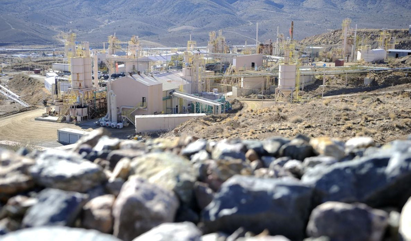 Một cơ sở khai thác và chế biến đất hiếm tại Mountain Pass, California. (Ảnh: Blooomberg)