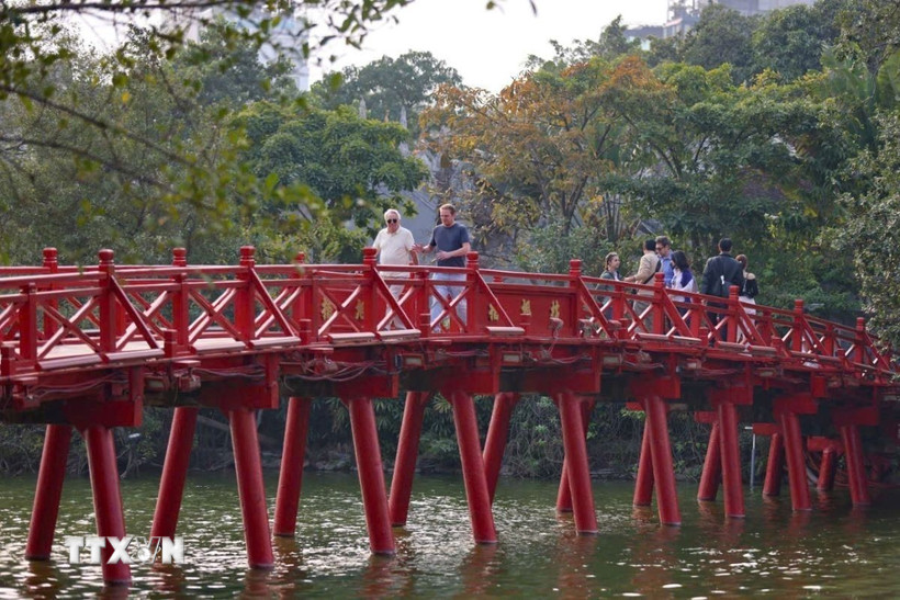 Không khí của Hà Nội ở mức trung bình. (Ảnh: Thanh Tùng/TTXVN)