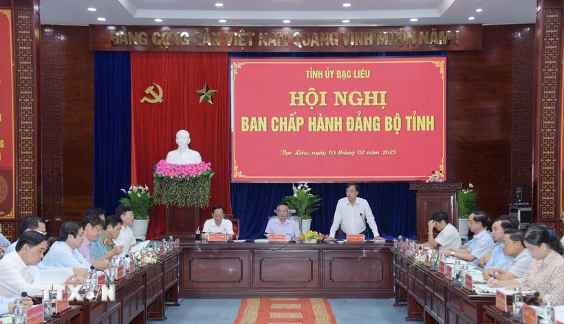 Đồng chí Huỳnh Quốc Việt - Phó Bí thư Thường trực Tỉnh ủy Bạc Liêu điều hành hội nghị. (Ảnh: Chanh Đa/TTXVN)