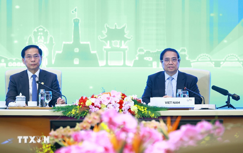 Thủ tướng Phạm Minh Chính chủ trì Phiên thảo luận cấp cao "Chuyển đổi xanh bền vững, lấy con người làm trung tâm". (Ảnh: Dương Giang/TTXVN)