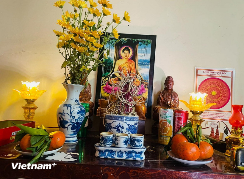 Bàn thờ Phật. (Ảnh: Vietnam+)