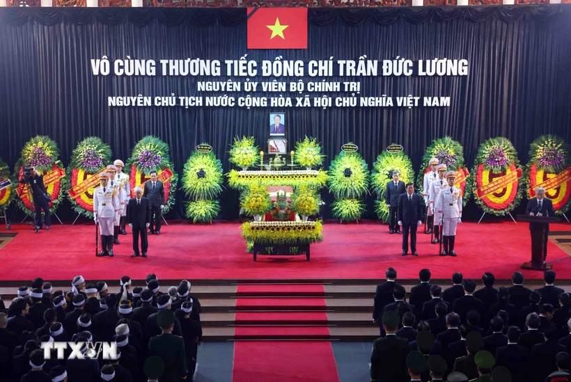 Lễ truy điệu nguyên Chủ tịch nước Trần Đức Lương. (Ảnh: TTXVN)