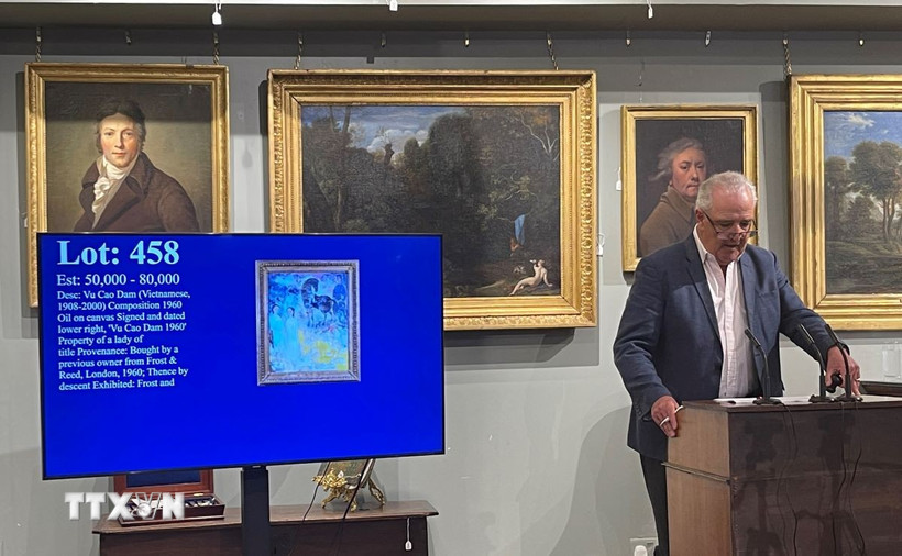 Bức tranh của họa sỹ Vũ Cao Đàm được đấu giá thành công với mức giá 45.000 bảng Anh. (Ảnh: Minh Hợp/TTXVN)