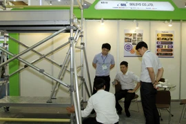 SEILSYS “khoe” giàn nhôm cơ động tại Entech Hanoi 2015
