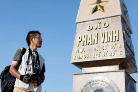 Kiến trúc sư Đoàn Bắc hy vọng những cuốn sách ảnh của anh sẽ giúp người đọc có cái nhìn rõ hơn về biển đảo, nơi máu thịt thiêng liêng của Tổ quốc. (Ảnh: NVCC)