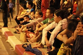 [Photo] Háo hức cả đêm chờ xem diễu binh, diễu hành ở Thủ đô Hà Nội