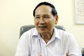 Trung tướng Phùng Khắc Đăng bảo, gia đình ông vẫn thường tổ chức "bữa cơm Độc lập" và kể lại chuyện xưa với thế hệ sau. (Ảnh: Doãn Đức/Vietnam+)