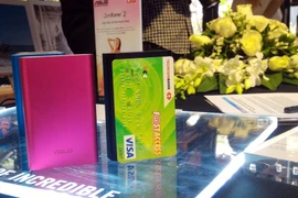 Đại diện Asus cho biết chưa đặt nặng doanh thu về pin sạc dự phòng. (Ảnh: K.D/Vietnam+)