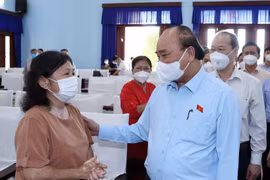 [Photo] Chủ tịch nước Nguyễn Xuân Phúc tiếp xúc cử tri huyện Củ Chi