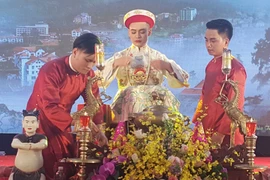 Tụ tập hầu đồng giữa mùa dịch, 20 người bị phạt gần 150 triệu đồng