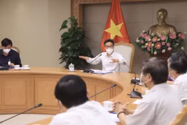 Các chuyên gia đề xuất giải pháp chung sống an toàn với dịch bệnh