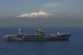 Nga tăng cường theo dõi hoạt động của máy bay, tàu chiến Mỹ ở Biển Đen