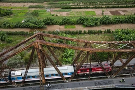 Tàu khách Hà Nội-Hải Phòng khai thác trở lại sau 2 tháng nghỉ dịch