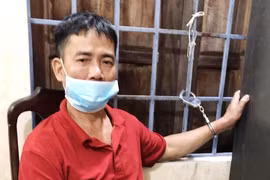 Khởi tố đối tượng gây rối trật tự, đâm thủng ruột Đại úy Công an