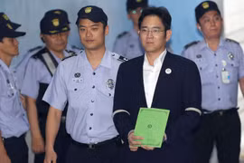 Người thừa kế Tập đoàn Samsung Lee Jae-yong bị kết án 2,5 năm tù giam