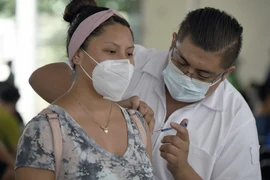 Tỷ lệ nhập viện trong giới trẻ Mexico tăng do chần chừ tiêm vaccine