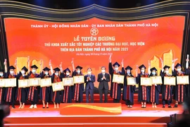 Hà Nội tuyên dương 90 thủ khoa xuất sắc tốt nghiệp các trường đại học
