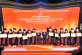 Hà Nội tuyên dương 90 thủ khoa xuất sắc tốt nghiệp các trường đại học