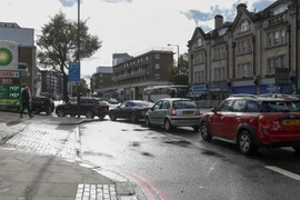 Anh triển khai quân đội vận chuyển nhiên liệu cho các cây xăng