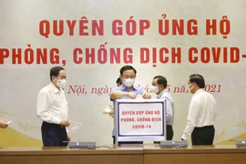 Văn phòng Quốc hội quyên góp ủng hộ Quỹ phòng, chống dịch COVID-19