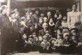 Ký ức người vinh dự được tặng hoa Bác Hồ khi Người về thăm Cao Bằng