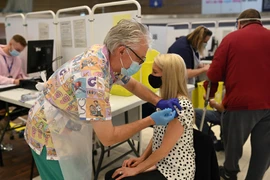 EMA: Tiêm 2 liều vaccine có thể phòng chống biến thể Delta