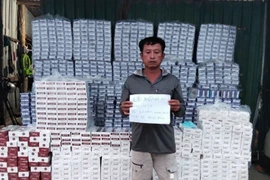 Bắt giữ tàu vận chuyển 26.500 bao thuốc lá lậu ở vùng biển Kiên Giang