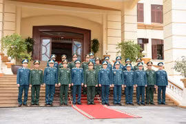 Xây dựng Quân chủng Phòng không-Không quân tiến thẳng lên hiện đại 