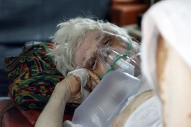 Ngày 2/5: Dịch tiếp tục lây lan mạnh, Ấn Độ có gần 400.000 ca mắc mới