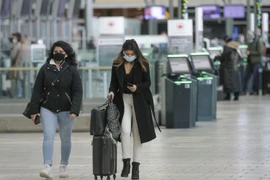 Làn sóng lây nhiễm virus SARS-CoV-2 thứ hai bùng phát mạnh tại Canada