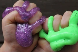 Cảnh giác trước mối nguy hại từ chất dẻo "ma quái" Slime với trẻ em