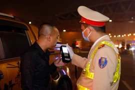 [Audio] Đấm cảnh sát khi vi phạm nồng độ cồn: Đừng để "ma men" cầm lái