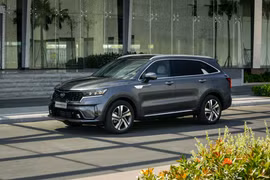 Ưu đãi đặc biệt cho khách hàng mua xe Kia, Mazda trong tháng 6