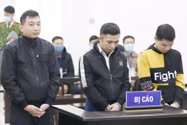 Phạt tù nhóm tội phạm lợi dụng "lỗ hổng" chiếm đoạt tiền của ngân hàng